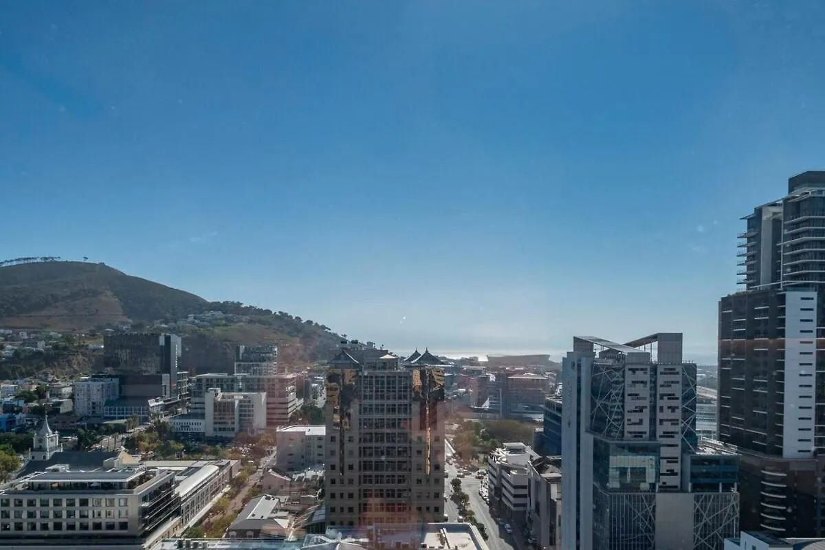 Stylish City Retreat Cape Town Daire